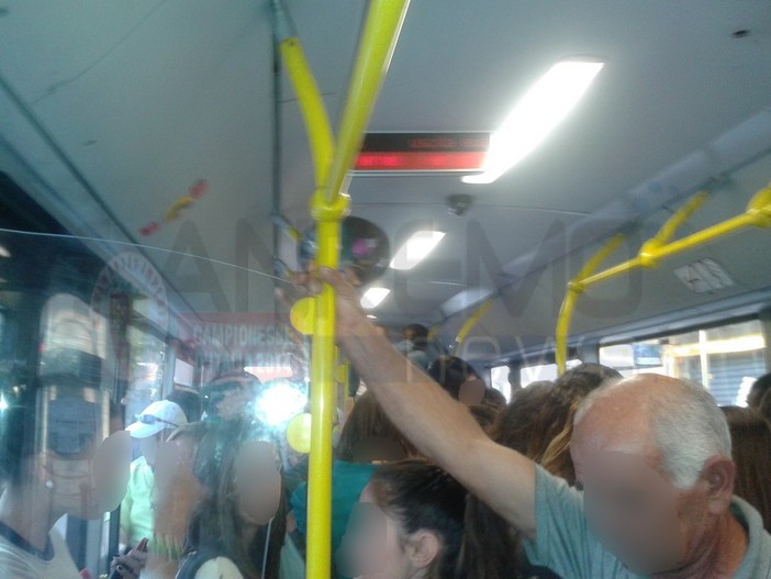 Disservizi bus della Riviera Trasporti, utente chiede una forte presa di posizione