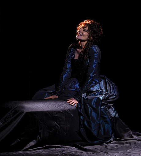 L'attrice Fanny Ardant al Théâtre Princesse Grace di Monaco L'attrice Fanny Ardant al Théâtre Princesse Grace di Monaco