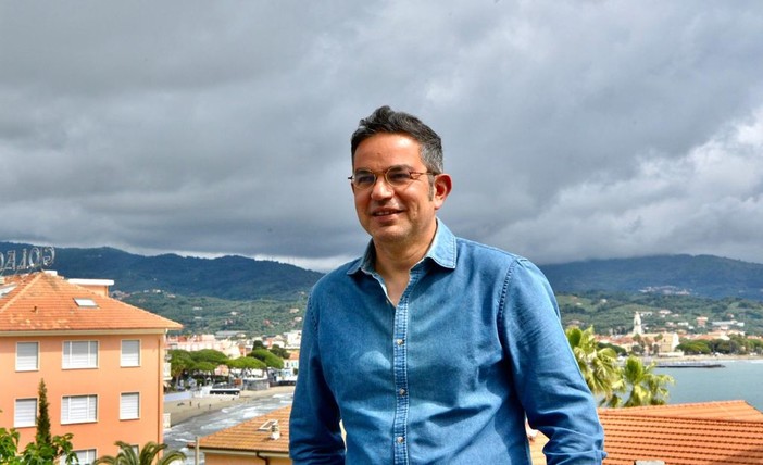 Diano Marina: mancata attivazione dell'ambulatorio estivo, Parrella a Za "Non basta indossare la maglia di Messi" Diano Marina: mancata attivazione dell'ambulatorio estivo, Parrella a Za "Non basta indossare la maglia di Messi"