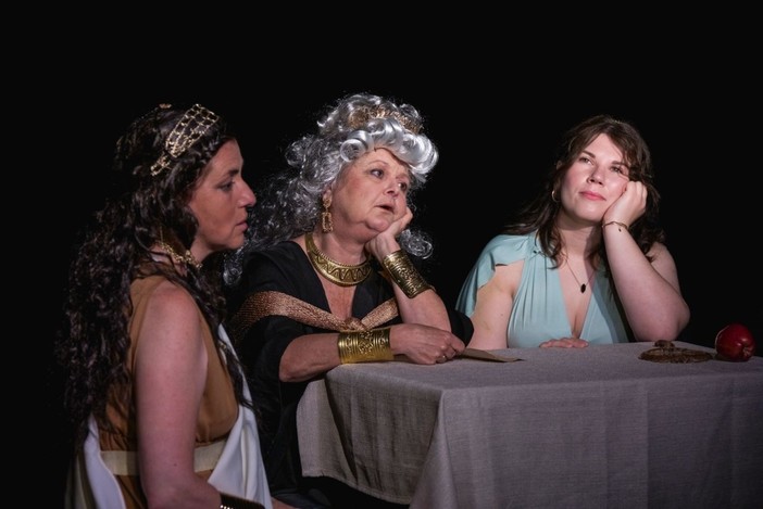 "Le nuove troiane" in scena al Ballo di Gorleri per il quarto appuntamento di "Teatro sotto le stelle"