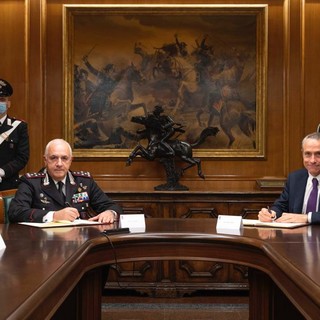 Poste Italiane e Arma dei Carabinieri firmano protocollo per la sicurezza e la legalità nel lavoro Poste Italiane e Arma dei Carabinieri firmano protocollo per la sicurezza e la legalità nel lavoro