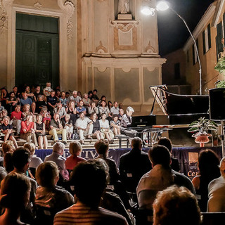Cervo vieta i rumori molesti per non disturbare il Festival di musica da camera