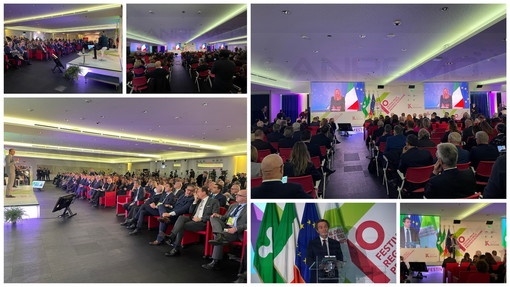 Milano: aperti oggi i lavori del Festival delle Regioni, tra i presenti anche il Presidente Giovanni Toti (Foto) Milano: aperti oggi i lavori del Festival delle Regioni, tra i presenti anche il Presidente Giovanni Toti (Foto)