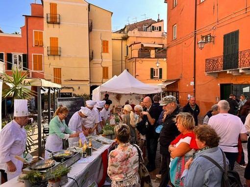 Liguria e Piemonte unite in cucina: il pestun di fave di Cervo si sposa con le lasagne di Ormea Liguria e Piemonte unite in cucina: il pestun di fave di Cervo si sposa con le lasagne di Ormea