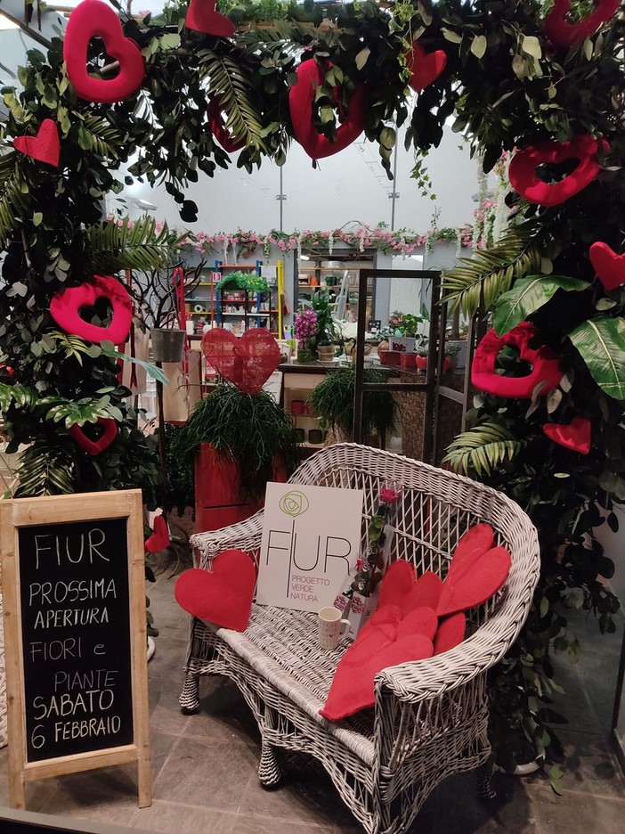 Apre a Imperia FIUR, il nuovo negozio di fiori Apre a Imperia FIUR, il nuovo negozio di fiori