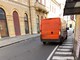 Imperia: furgone senza freno a mano si schianta contro un cartello, per fortuna nessun ferito (Foto)