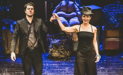 Tiziana Foschi e Antonio Pisu in 'Faccia un'altra Faccia' al Teatro Sandro Palmieri del Politeama di Diano Marina Tiziana Foschi e Antonio Pisu in 'Faccia un'altra Faccia' al Teatro Sandro Palmieri del Politeama di Diano Marina
