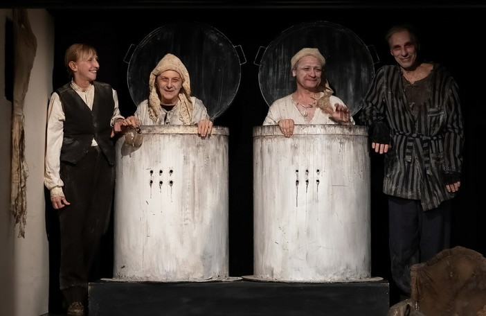 Spettacolo 'Finale di Partita' al Teatro Cavour di Imperia Spettacolo 'Finale di Partita' al Teatro Cavour di Imperia