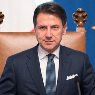 Emergenza Coronavirus: Fase 2 dal 4 maggio, ecco cosa cambierà. Il Premier Giuseppe Conte "Se ami l'Italia mantieni le distanze"
