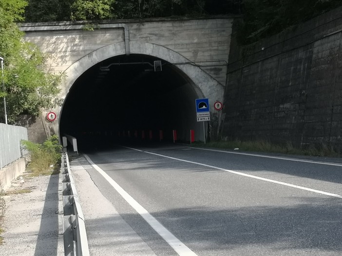 Statale 28, cinque notti di chiusure: ecco quando e come cambierà la viabilità