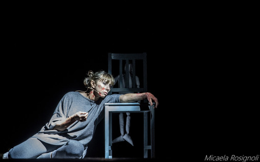 Giorgia Brusco in 'A Cena con il Vampiro' al Circolo Borgo d'Oneglia di Imperia