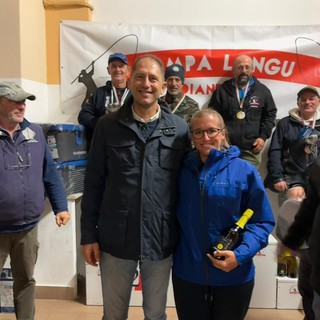 Gara di pesca: secondo memorial Paolo Testero a Diano Marina, ospite la campionessa del mondo di surfcasting Chiara Falchi