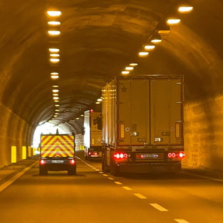 Principio di incendio in autostrada: i complimenti e ringraziamenti di un nostro lettore Principio di incendio in autostrada: i complimenti e ringraziamenti di un nostro lettore