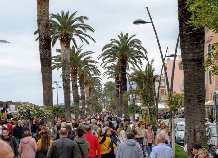 "Gli Ambulanti di Forte dei Marmi®” a San Bartolomeo al Mare domenica 4 agosto "Gli Ambulanti di Forte dei Marmi®” a San Bartolomeo al Mare domenica 4 agosto