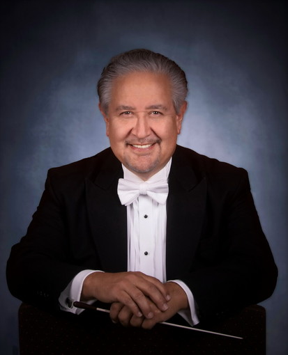 Hector Guzman dirige l'Orchestra Sinfonica di Sanremo al Teatro Cavour di Imperia Hector Guzman dirige l'Orchestra Sinfonica di Sanremo al Teatro Cavour di Imperia