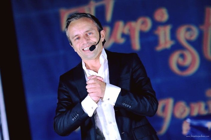 Animazione musicale di Gianni Rossi al Molo delle tartarughe di Diano Marina