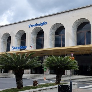 Ventimiglia: nigeriano positivo fermato in stazione, era fuggito da un Covid hotel di Parma