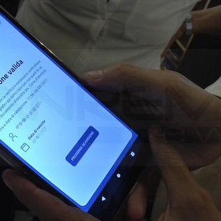 Aumentano i furbetti del green pass: Toti “Non resta che obbligo vaccinale per sconfiggere il Covid”