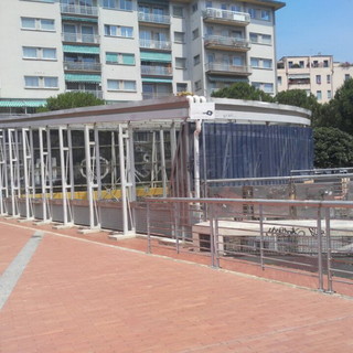 Spaccio, la polizia "rivolta" i Giardini Toscanini: in manette un giovane