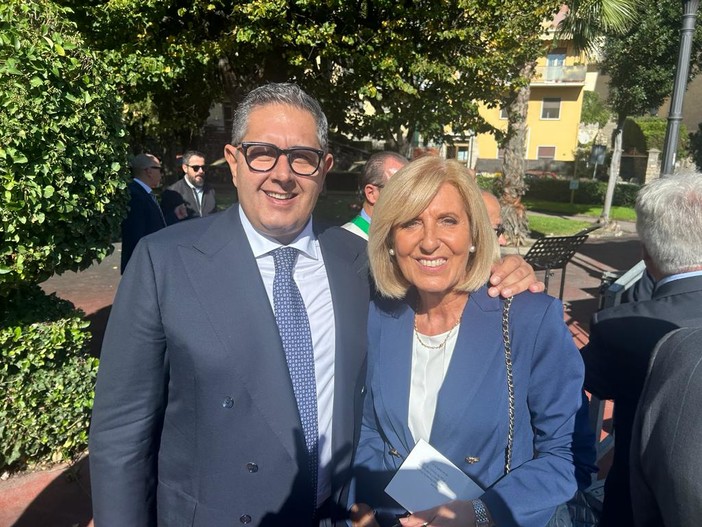 Gli auguri della Confartigianato alla città di Imperia per i suoi 100 anni Gli auguri della Confartigianato alla città di Imperia per i suoi 100 anni