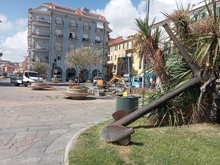 Imperia: doppia rottura del Roia 1, stop all'acqua sul lungomare Vespucci (foto) Imperia: doppia rottura del Roia 1, stop all'acqua sul lungomare Vespucci (foto)
