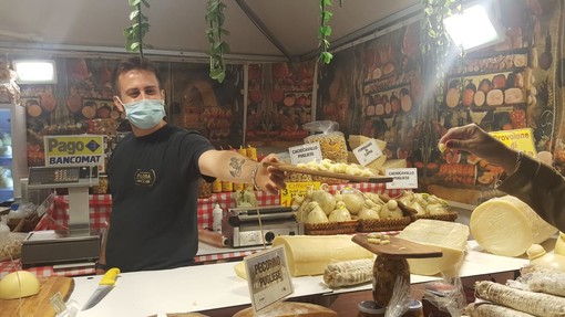 Imperia, Ineja 2020: la festa di San Giovanni è iniziata. Per le vie del centro di Oneglia i sapori e le tradizioni del territorio (foto)
