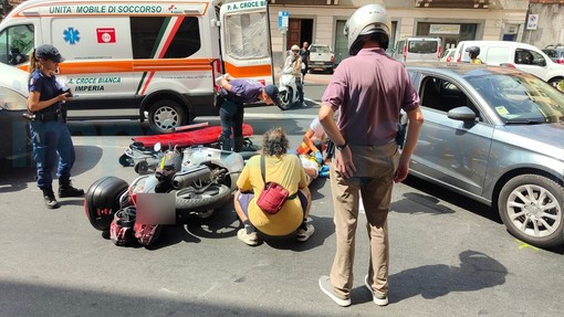 Imperia, l'incrocio killer colpisce ancora: scooterista in ospedale Imperia, l'incrocio killer colpisce ancora: scooterista in ospedale