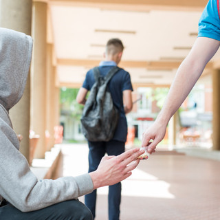 Giovani e dipendenze. Dottor Mollica: "Importante riconoscere il disagio e saper chiedere aiuto”