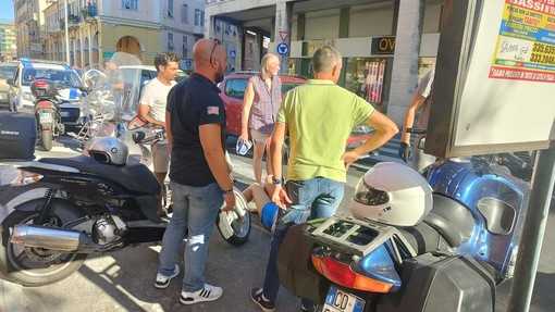 Imperia: donna investita in via della Repubblica di fronte all'Oviesse, serie di contusioni alle gambe (Foto)
