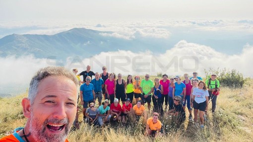 Imperia-Limone a piedi: prima tappa archiviata, partenza all'alba e direzione Monte Frontè (Foto) Imperia-Limone a piedi: prima tappa archiviata, partenza all'alba e direzione Monte Frontè (Foto)