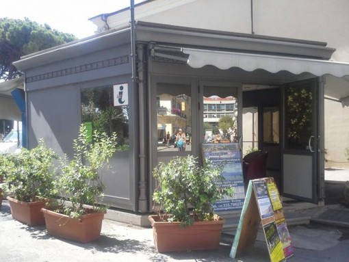 Diano Marina rinnova il contratto con il team Solemar per la gestione dello Iat di via Genala Diano Marina rinnova il contratto con il team Solemar per la gestione dello Iat di via Genala