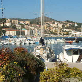 Dotazioni di bordo per le barche piccole e grandi, armatori in allarme a Imperia