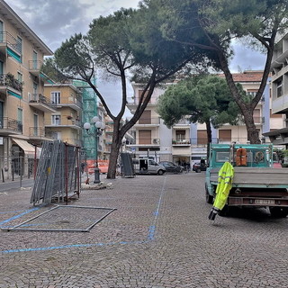 Diano Marina: al via i lavori di messa in sicurezza di piazza Maglione dietro il Comune (Foto)