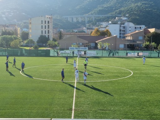 Calcio. Eccellenza, una grande Imperia si impone sulla capolista Angelo Baiardo per 2-0 Calcio. Eccellenza, una grande Imperia si impone sulla capolista Angelo Baiardo per 2-0