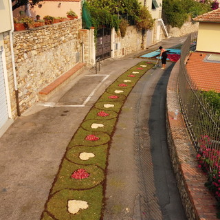 Diano Castello: domenica prossima la 12a edizione della 'Infiorata del Corpus Domini' (Foto)