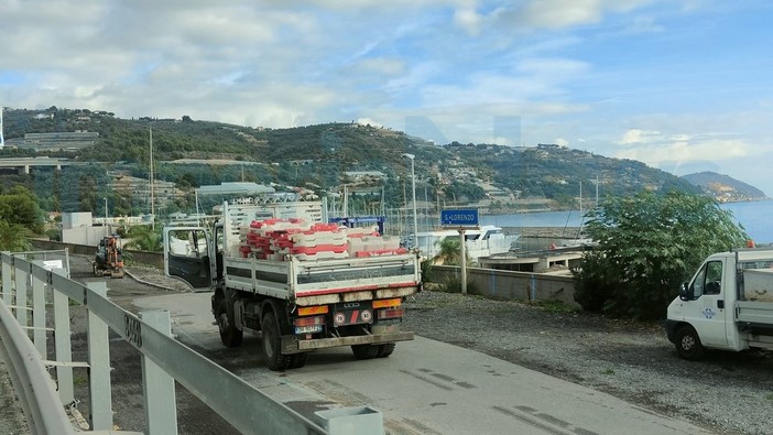 San Lorenzo al Mare: iniziati i lavori di completamento della ciclabile verso Imperia (Foto) San Lorenzo al Mare: iniziati i lavori di completamento della ciclabile verso Imperia (Foto)