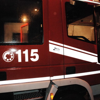 Una grossa frana si è abbattuta su Cenova, i vigili del fuoco fanno evacuare tutti gli abitanti