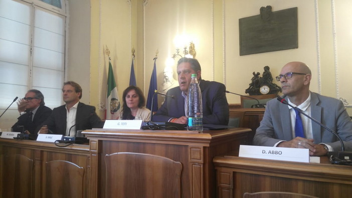 Imperia: la Regione in provincia per l'Ospedale Unico "I Sindaci sono d'accordo con il nuovo plesso" (Foto e Video) Imperia: la Regione in provincia per l'Ospedale Unico "I Sindaci sono d'accordo con il nuovo plesso" (Foto e Video)