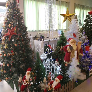 Centinaia di articoli di ogni genere per la festa più attesa dell'anno: ecco il Natale di Ivaivo Shopping Center