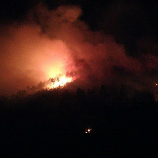 Cessato ieri lo stato di pericolosità per gli incendi: per ora salvo l'imperiese ma vasto rogo ad Orco Feglino (Foto e Video)