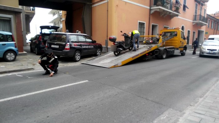 Diano Marina: incidente stradale nel primo pomeriggio in via Gen. Ardoino, giovane portato in ospedale (Foto)