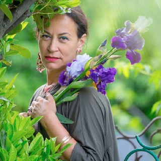 Cristina Mostosi nel suo giardino