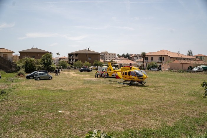 Santo Stefano al Mare: scontro auto-moto al bivio per Terzorio, 45enne in gravi condizioni portato in elicottero al Santa Corona(Foto)