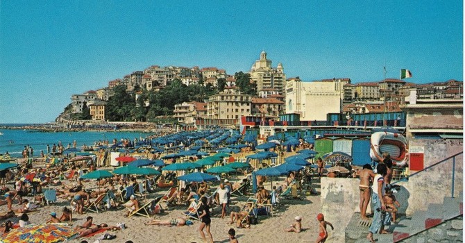ACCADDE OGGI, 4 SETTEMBRE 1980. Turismo a gonfie vele: +8% rispetto al 1979 ACCADDE OGGI, 4 SETTEMBRE 1980. Turismo a gonfie vele: +8% rispetto al 1979