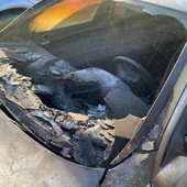 Borgomaro: auto a fuoco nella tarda serata di ieri, intervento dei pompieri e rogo circoscritto