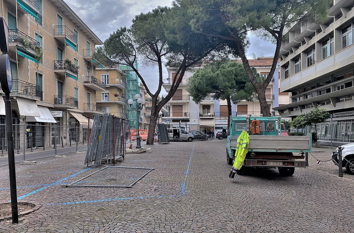 Diano Marina: al via i lavori di messa in sicurezza di piazza Maglione dietro il Comune (Foto)
