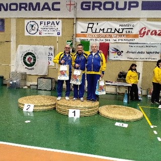 Tripletta d'oro per gli Arcieri San Bartolomeo ai Campionati Italiani Indoor