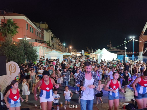 Imperia: grande pubblico a 'Ineja 2022' questa sera nell'area gastronomica protagonista lo Zemin Imperia: grande pubblico a 'Ineja 2022' questa sera nell'area gastronomica protagonista lo Zemin
