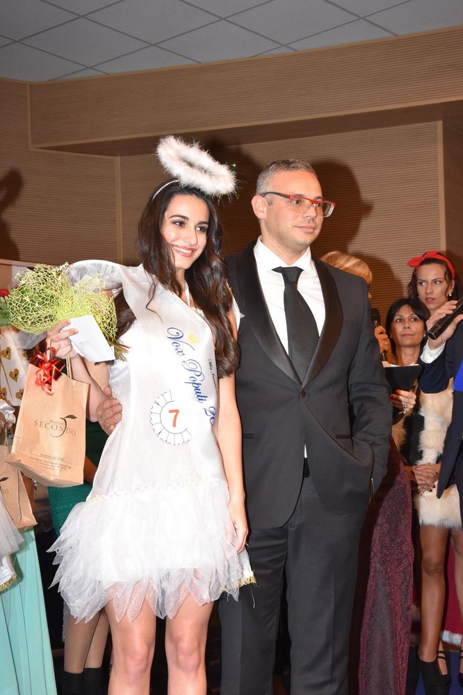 Ilaria Salerno conquista pubblico e giuria e si aggiudica le fasce di Miss Vox Popoli 'Pasta Fresca Morena' e Miss Inverno 2018