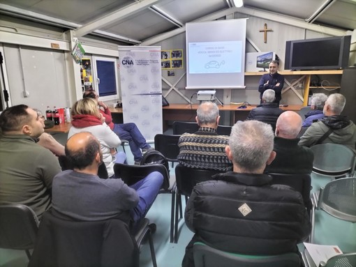 “Sicurezza dei veicoli ibridi ed elettrici”: incontro formativo di Cna e Fortec per la squadra antincendi di Sanremo “Sicurezza dei veicoli ibridi ed elettrici”: incontro formativo di Cna e Fortec per la squadra antincendi di Sanremo